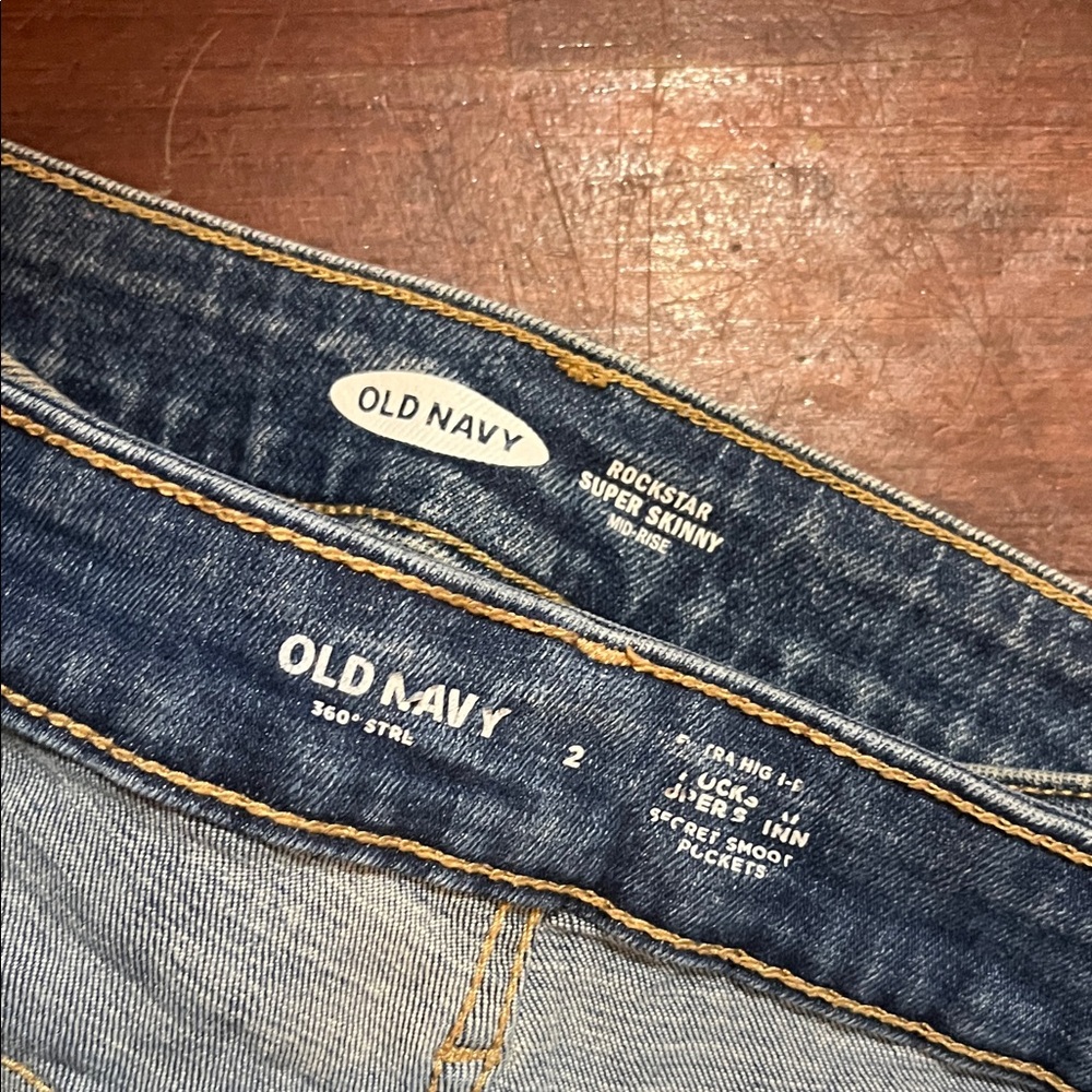 Old Navy Distressed Skinny Jeans in Blue - Picture 2 of 13